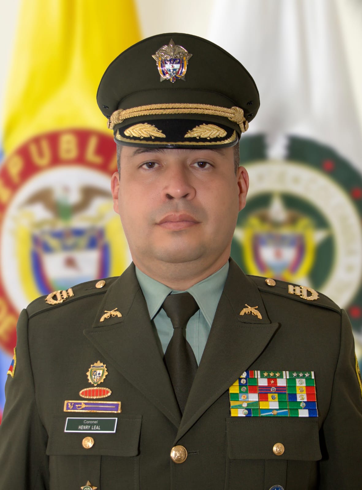 señor coronel Henry Alexander Leal Velásquez comandante Departamento de policia Guavire