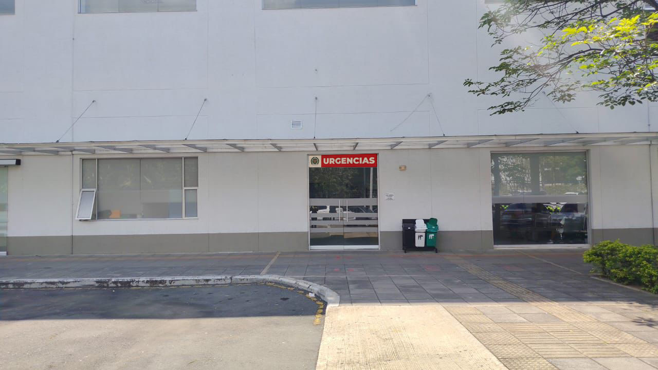 fachada_letrero_urgencias