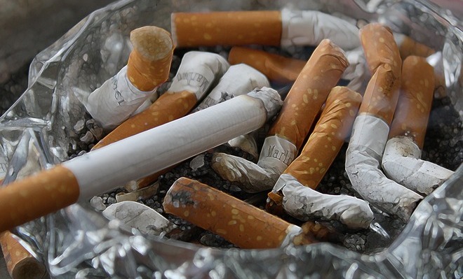 Dejar de fumar disminuye el cáncer  de pulmón 