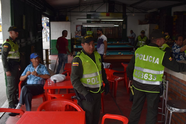 Este sector ya presenta una mejor iluminación y fueron colocadas tapas de alcantarillas. 