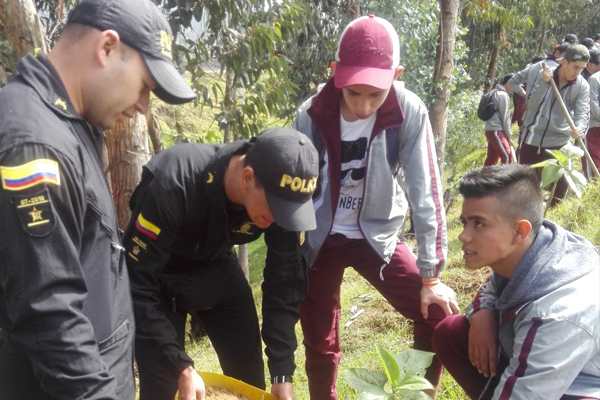 ESMAD y estudiantes trabajan por la preservación del medio ambiente en Boyacá