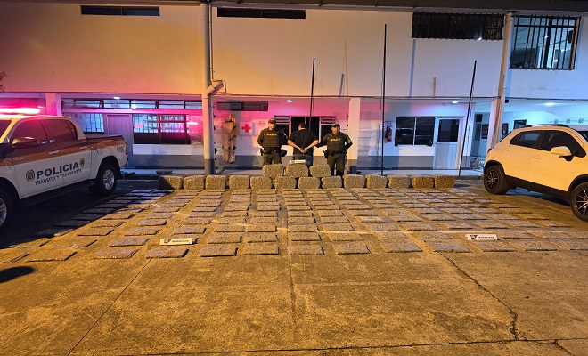 Dos Policías incautan 240 kilos de marihuana y un capturado