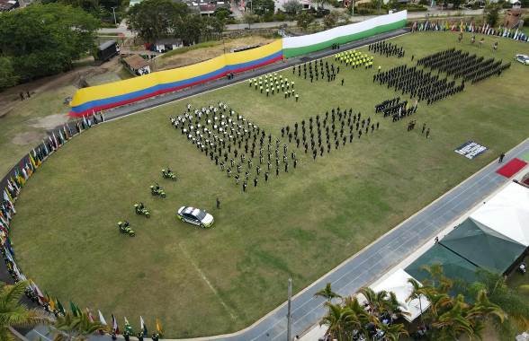 380 uniformados del nivel ejecutivo de la Policía de Cundinamarca ascienden a un nuevo grado Seguros, cercanos y presentes.