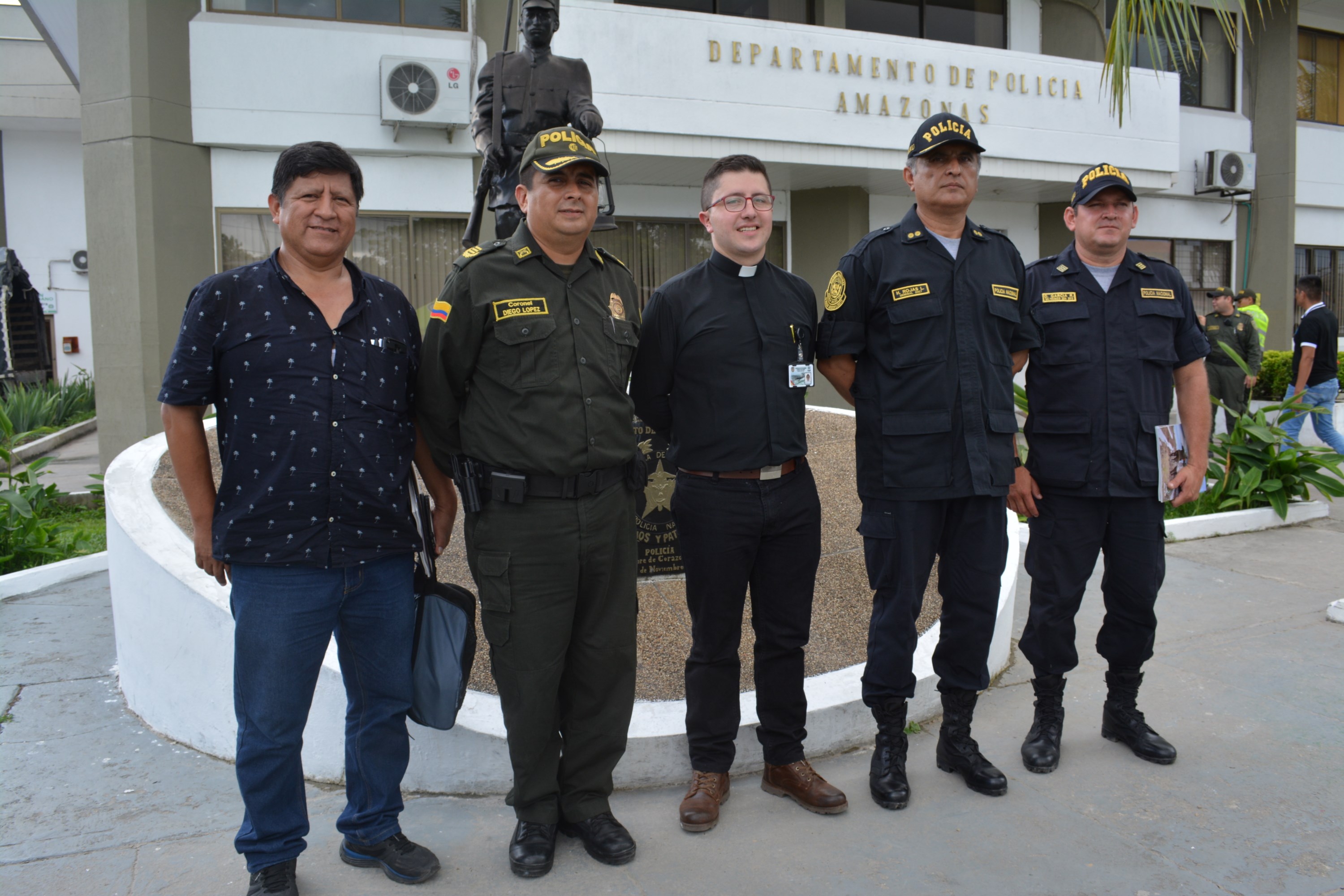 Bienvenido señor general de la Policía Nacional del Perú | Policía Nacional  de Colombia