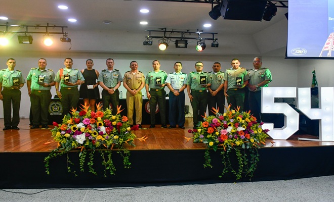 Auditorio del evento con personal reconocido
