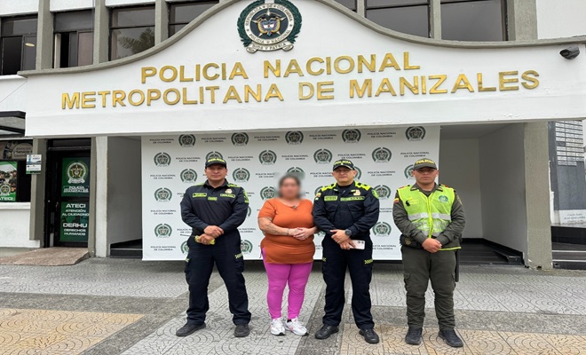 tres polic&iacute;as, una ciudadana 