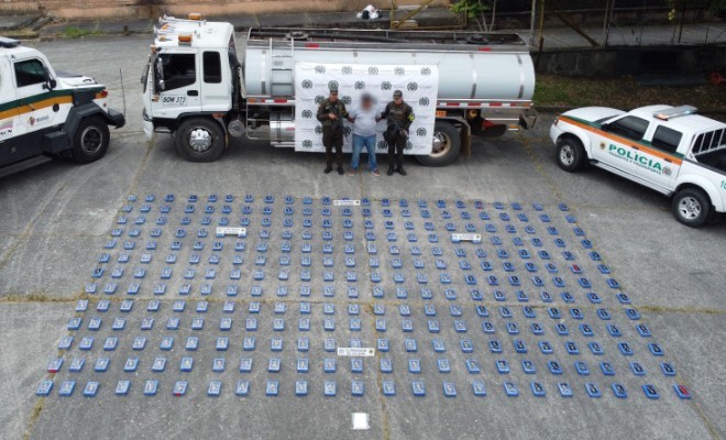 Capturado, vehiculo y estupefaciente en custodia de funcionarios de la seccional de transito y transportes del Cauca