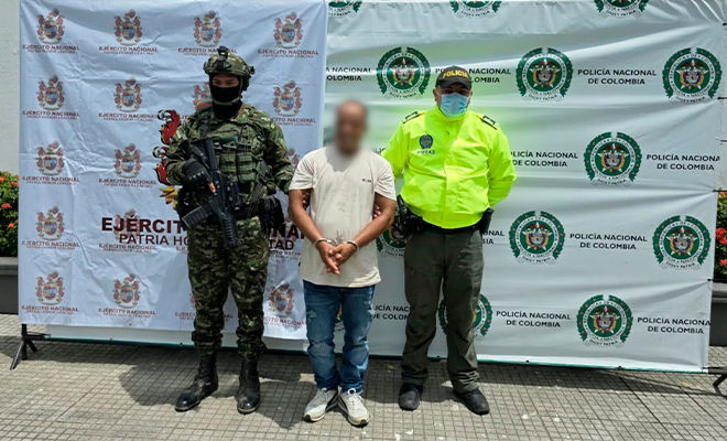 Alias 'EL Paisa' presunto dinamizador del Clan del Golfo, capturado y custodiado por la Policía Nacional