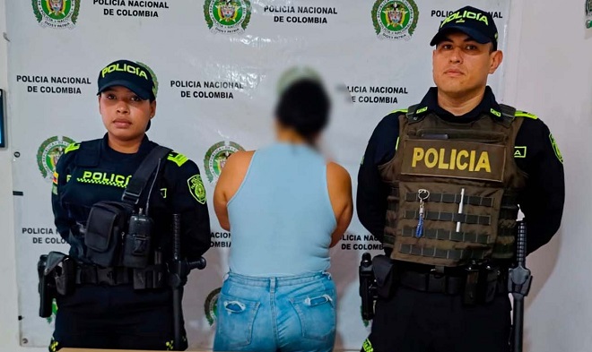 Dos Policías y Capturada por el delito de trafico de estupefacientes