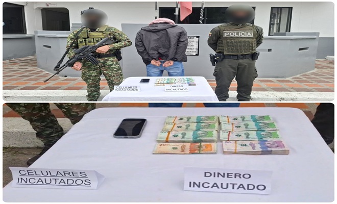 Un policía, un soldado y un capturado con el dinero incautado.