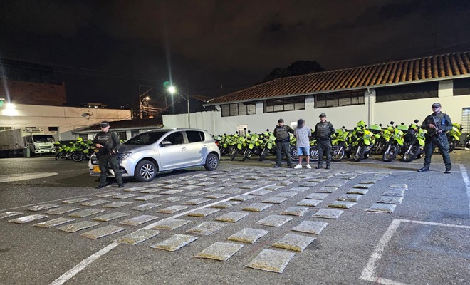 En Medellín, fue capturado un hombre que transportaba más de 56 mil dosis de marihuana en un vehículo
