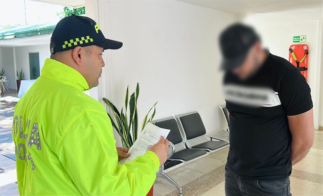 Capturado hombre por orden judicial en vía Neiva - Caguan.