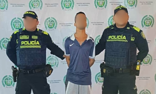 Cereté Seguro, controles policiales permiten la captura por orden judicial de un hombre por hurto calificado y agravado. La oportuna reacción de los uniformados evitó su huida y permitió ponerlo a disposición de la autoridad competente.