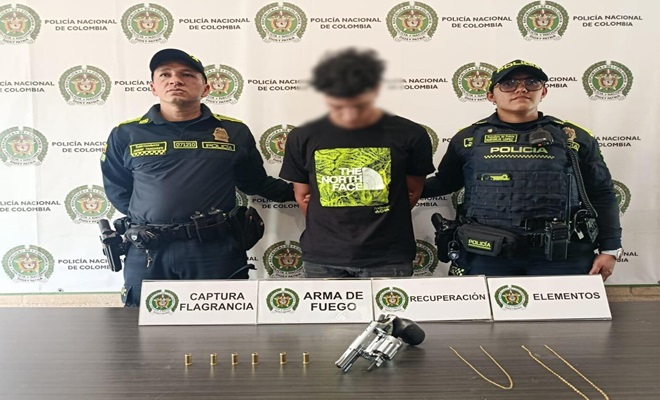 Capturado con arma de fuego, elementos recuperados en banner con dos policias 