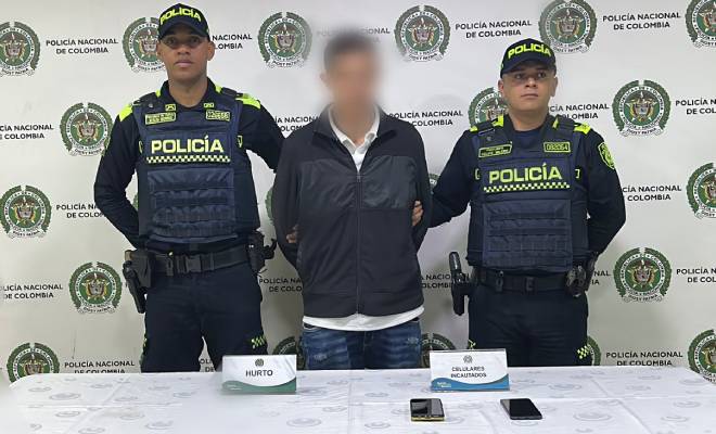 Dos policías y un Capturado por hurto en el sistema público de Soacha