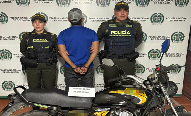 A través de las actividades de registro y solicitud de antecedentes los uniformados establecieron que el rodante aparece solicitada por las autoridades judiciales.