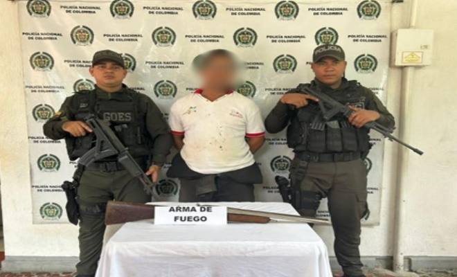 La captura se realizó con el apoyo del Grupo de Operaciones Especiales (GOES). Capturado en flagrancia por porte ilegal de arma de fuego en San Alberto, Cesar
