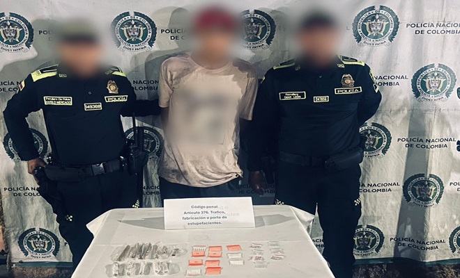 Dos Polic&iacute;as y un ciudadano capturado por el delito de tr&aacute;fico, fabricaci&oacute;n o porte de estupefacientes