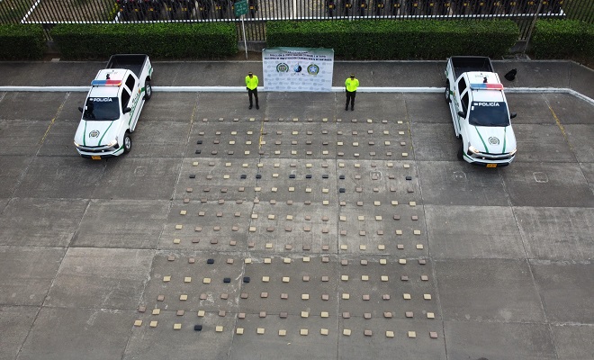 Incautación de 226 paquetes de marihuana tipo cripy, lo que corresponde aproximadamente a 42.000 dosis, las cuales fueron sacadas de circulación, avaluadas en aproximadamente 420 millones de pesos