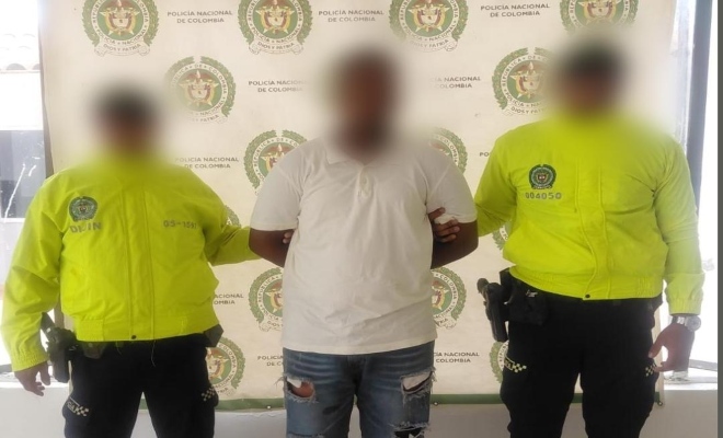 Dos funcionarios públicos y un capturado