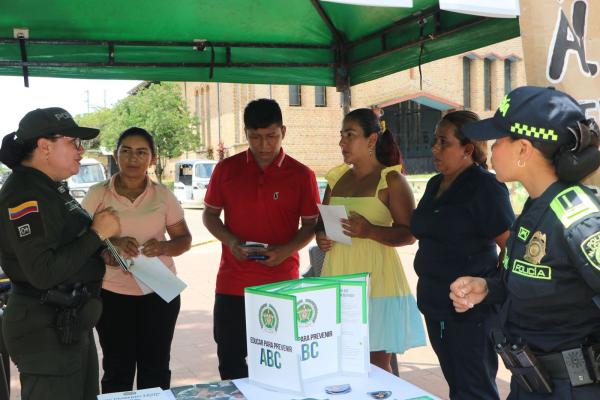 momento de diálogo y acercamiento entre la Policía y la comunidad enfocado en la información la orientación y la participación ciudadana