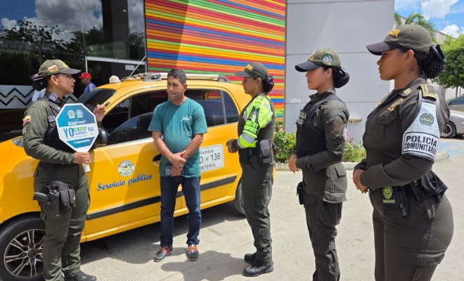 Policía fortalece la prevención y la seguridad en el Centro Comercial. Con pedagogía, cercanía y trabajo articulado, la Policía Metropolitana de Montería continúa fortaleciendo la confianza ciudadana.