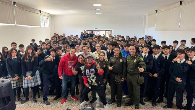 Stand 'JuiocioS.O.S' llega a los colegios de la Policía en Bogotá