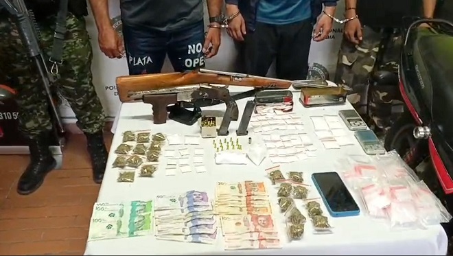 Estupefaciente, dinero y armas incautados