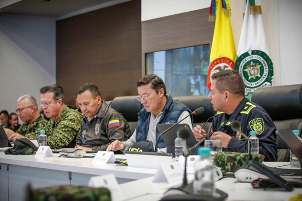 Fotografia señor Registrador, señor Ministro de la Defensa Nacional y señor Director General de la Policía Nacional Fotografia señor Registrador, señor Ministro de la Defensa Nacional y señor Director General de la Policía Nacional