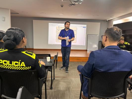 SENA capacita a la Policía Nacional