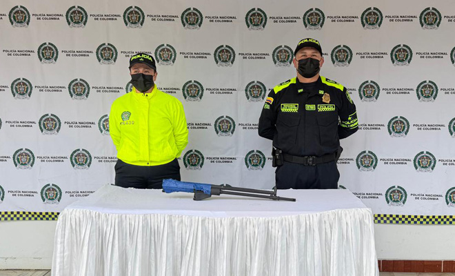 Policías incautan parte de arma de fuego tipo fusil