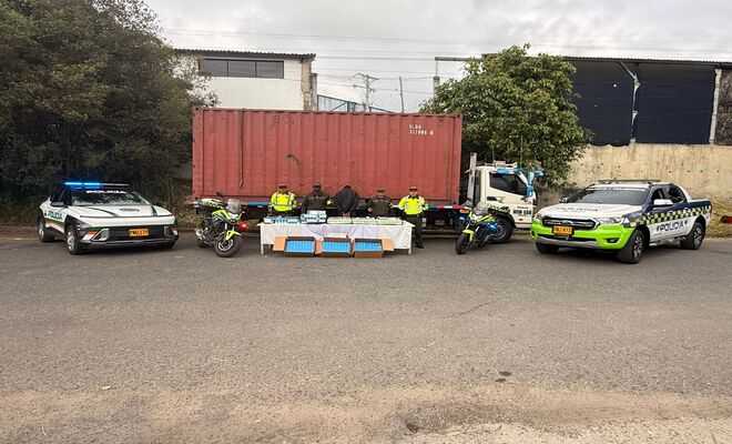 cuatro polic&iacute;as, un capturado y 969 frascos de ketamina incautados   