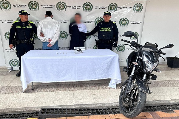 Interceptados dos sujetos señalados de huir de control policial 