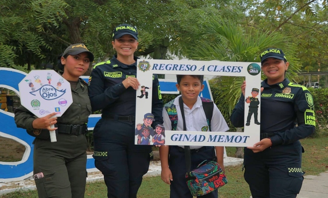 Regresamos a clases con energía, compromiso y muchas sonrisas”. Jornada de prevención contra la deserción escolar La Policía Metropolitana fortaleció la confianza en las aulas con mensajes de esperanza y educación, reafirmando su compromiso con la niñez monteriana.