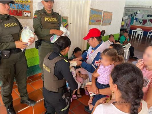 Llevamos ayudas a la comunidad afectada por el conflicto armado