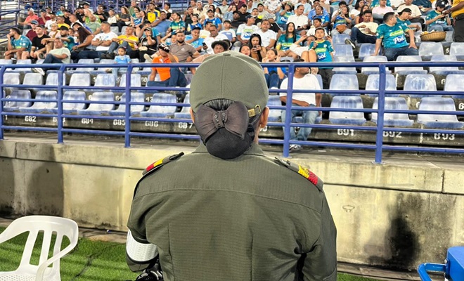 Polic&iacute;a prestando seguridad