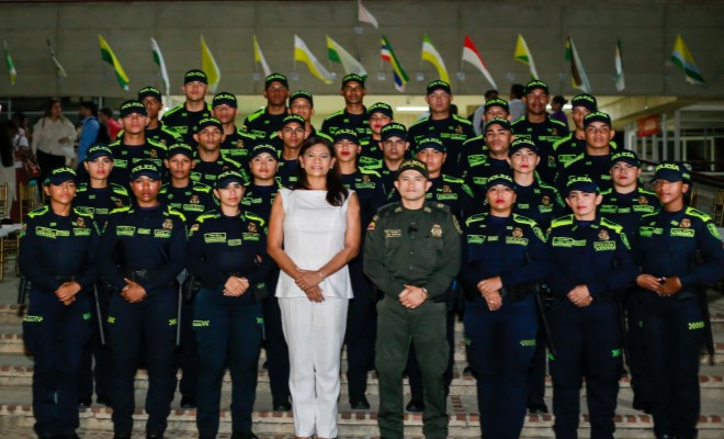 En la Gobernación de Sucre recibieron 30 nuevos profesionales de Policía y un parque automotor para fortalecer la seguridad y convivencia y seguridad ciudadana. 