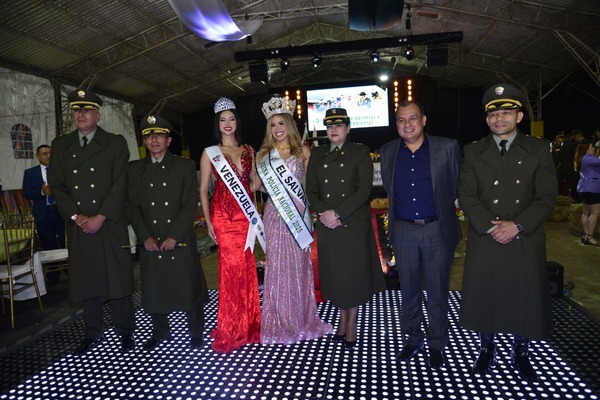 Miss Linda Sibrián del Salvador, Elegida Reina Representante De La Policía Nacional