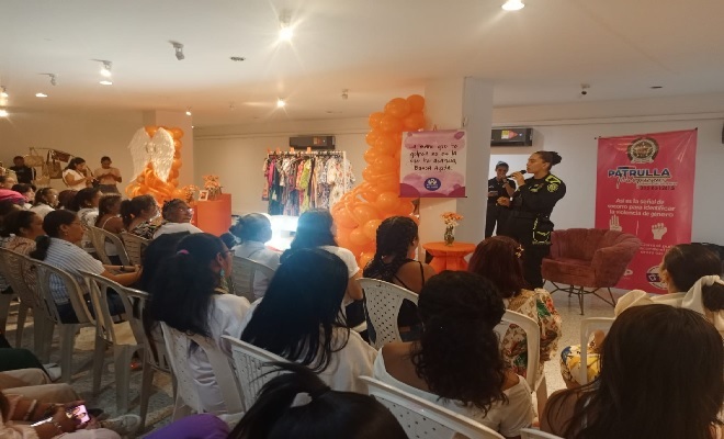 La Policía Nacional impulsa actividad “Boutique Viste de Brillo” para apoyar a mujeres víctimas de violencia
