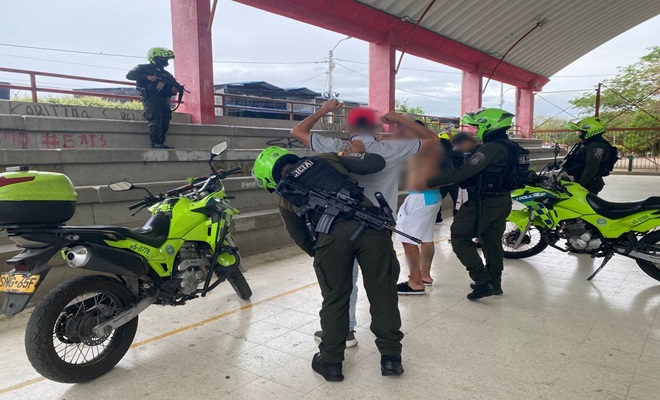 Policia realizan registro y control a ciudadanos