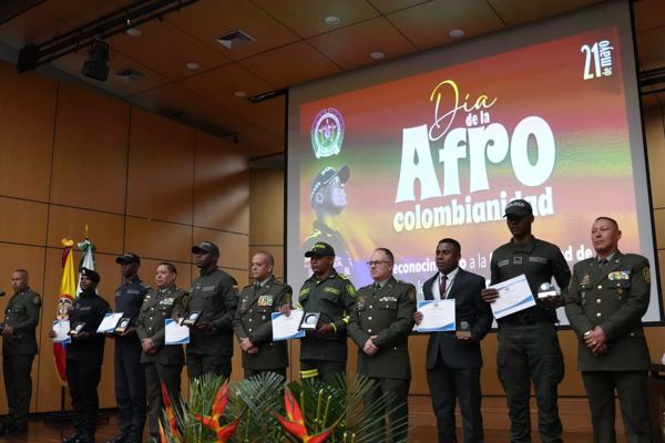 Reconocimiento a personal uniformado de la Policía Nacional