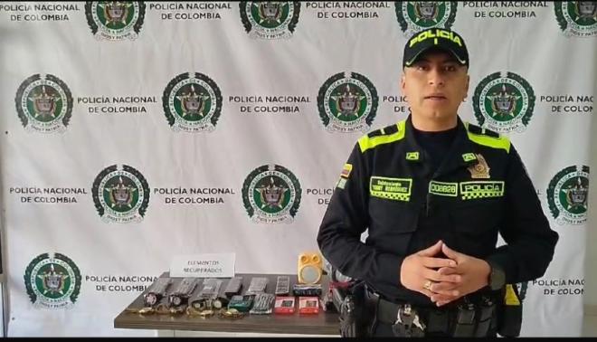 El hecho se registró luego de que un ciudadano alertara sobre una cortina abierta en uno de los locales