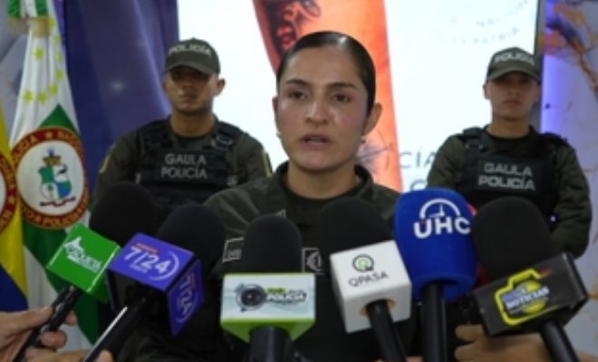 Coronel Carolina Jaramillo Villamil en rueda de prensa 
