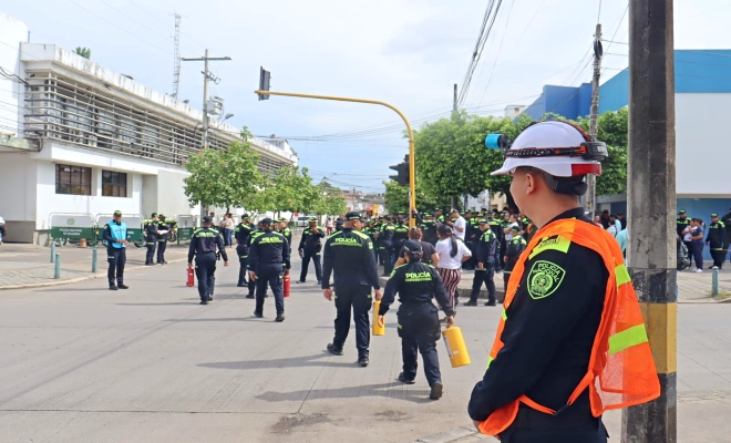 La Policía Metropolitana de Montería se une al Simulacro Nacional de Respuesta a Emergencias. Con compromiso y disciplina, los uniformados participaron en una jornada de prevención y preparación ante situaciones de riesgo.