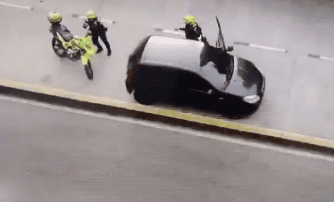 Capturó a dos ladrones de una patineta  eléctrica en Medellín