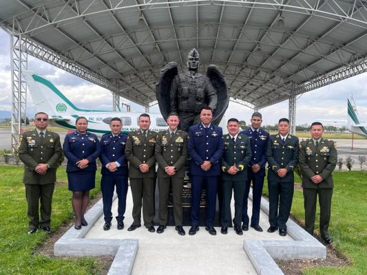 Abastecimiento técnicos aviación 