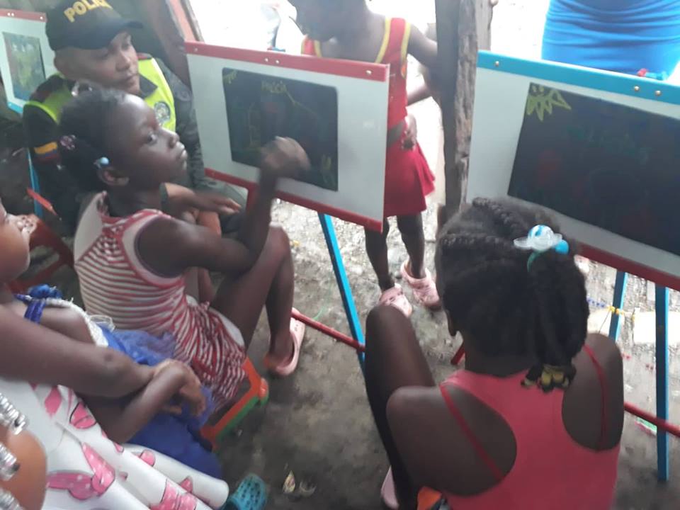 valle-del-cauca-en-buenaventura-realizamos-actividad-de-acercamiento-con-la-comunidad2
