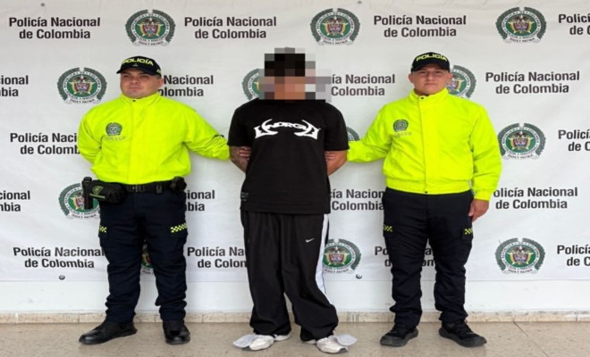 Dos polic&iacute;as, 1 capturado