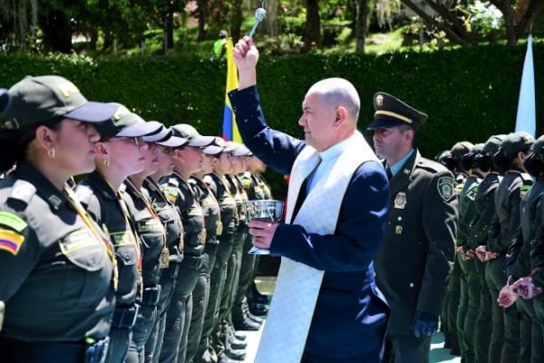 Placa de la Policía Nacional de Colombia, La placa policial…