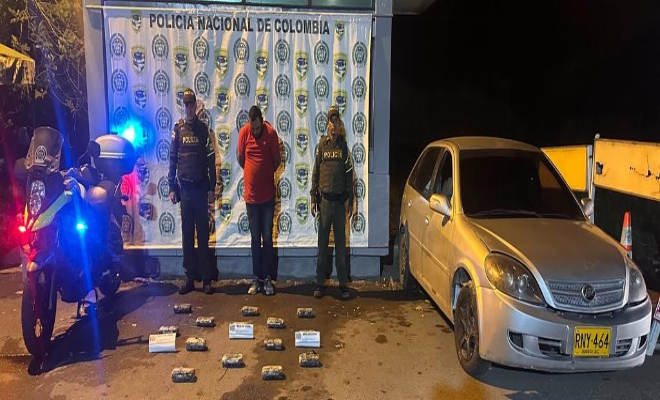 La droga era transportada en los párales laterales de un automóvil